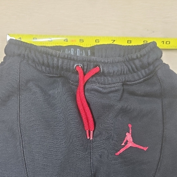Jordan Black and Red Sweatpants Tapered Fit - Picture 6 of 9